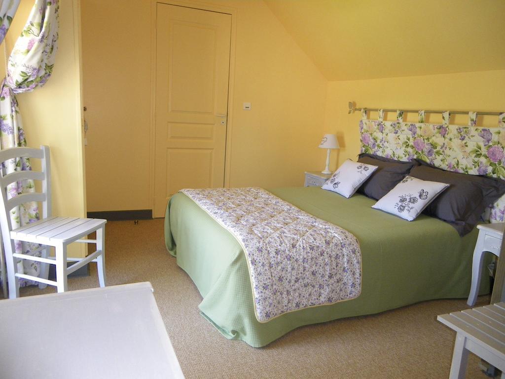 La Petite Varenne Turny Room photo